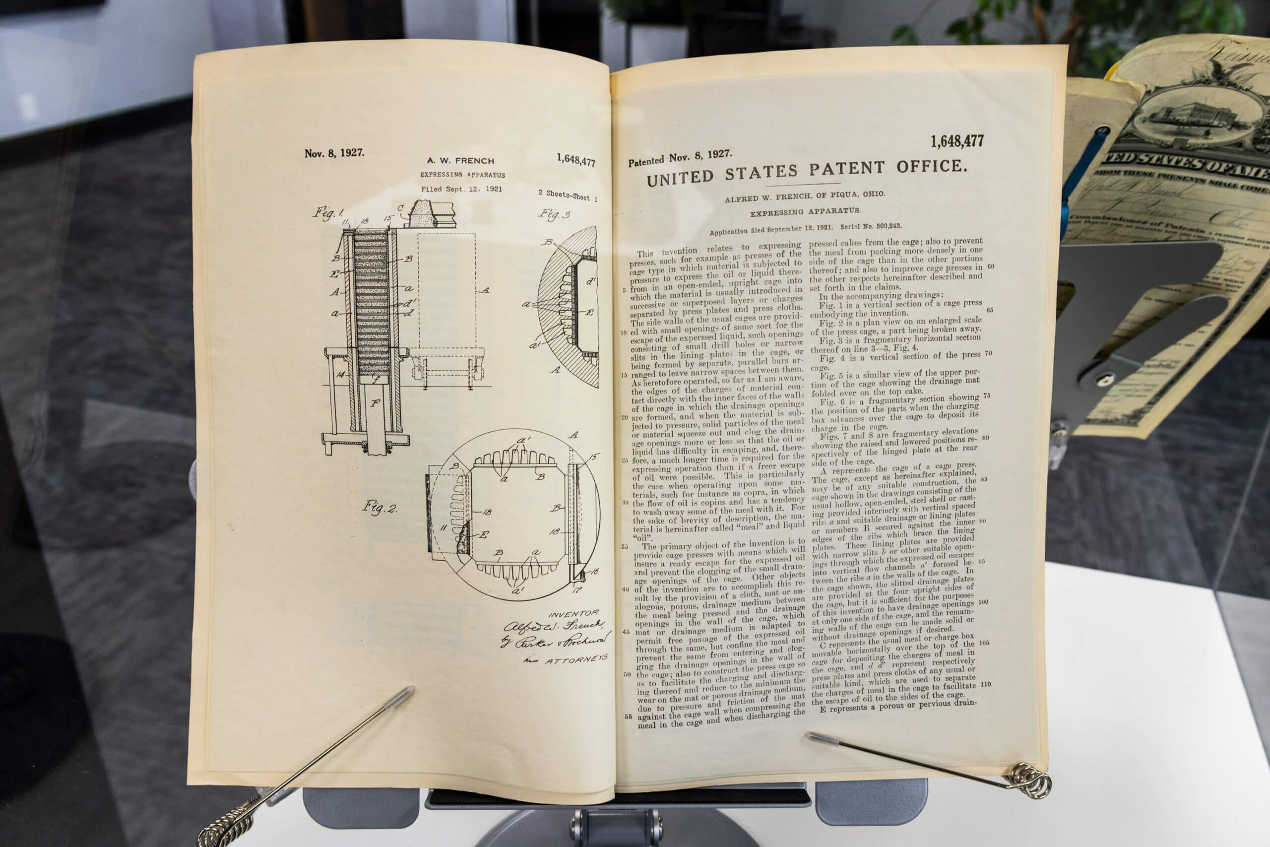 1927 U.S. Patent Framed 1927 U.S. Patent No. 1,648,477, the expressing apparatus patent filed in 1921 and granted after the founder's death, in The French Museum.