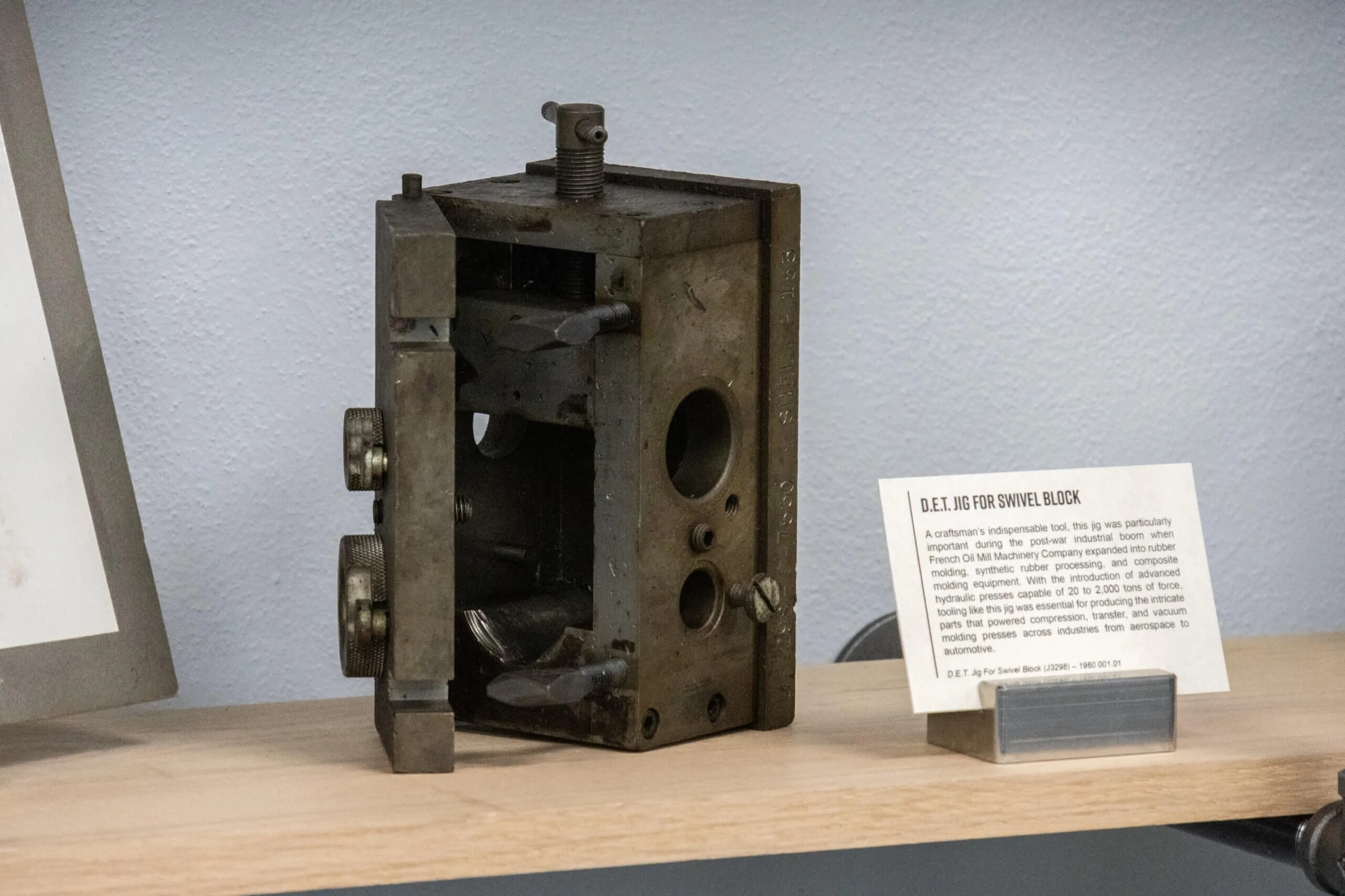 jig_for_swivel_block Machinist's jig J3298 for positioning swivel blocks during machining, in The French Museum.